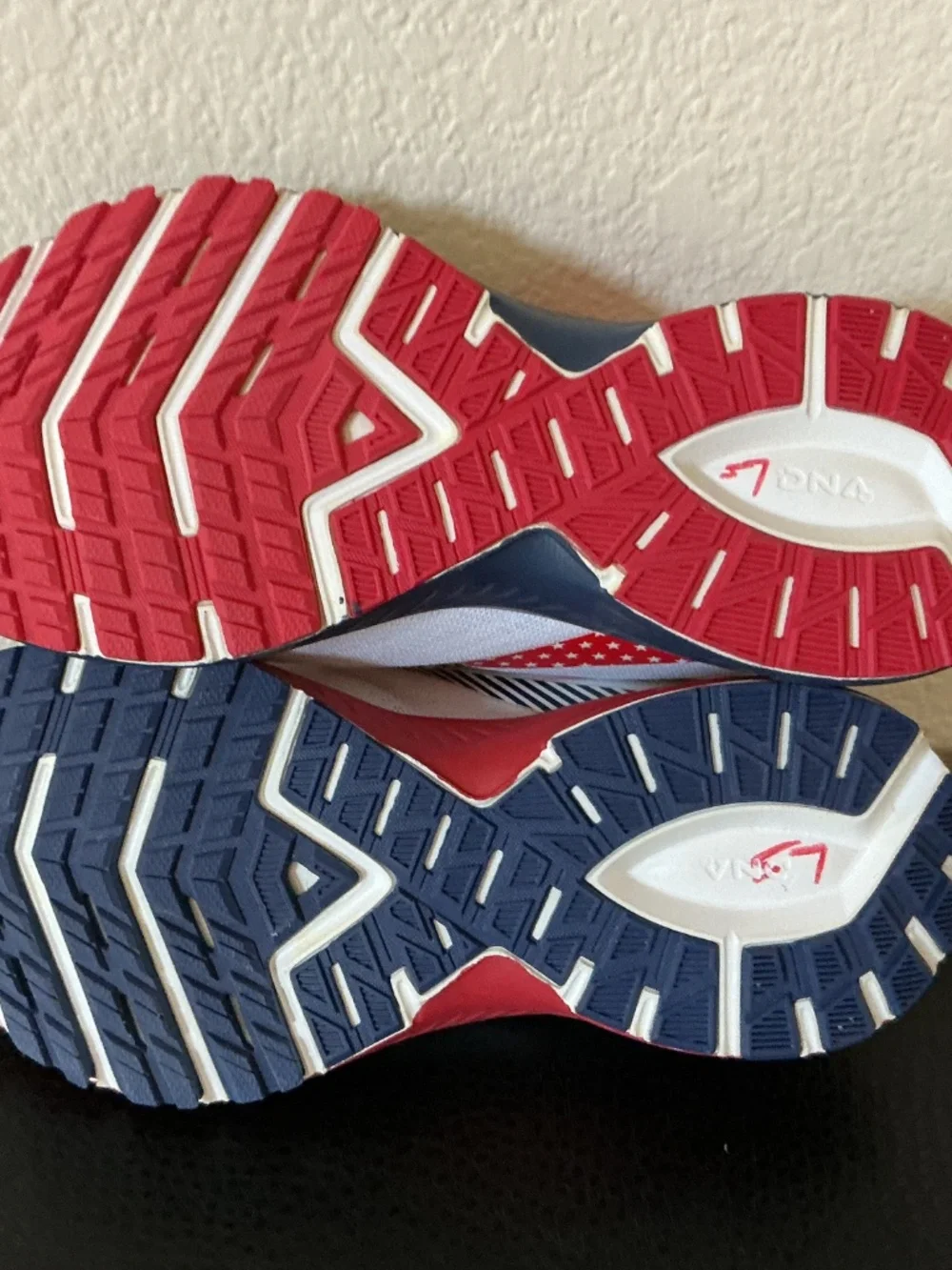 Brooks Women Launch 7 USA Stars And Stripes Running Shoe 1203221D66 Size 6.5